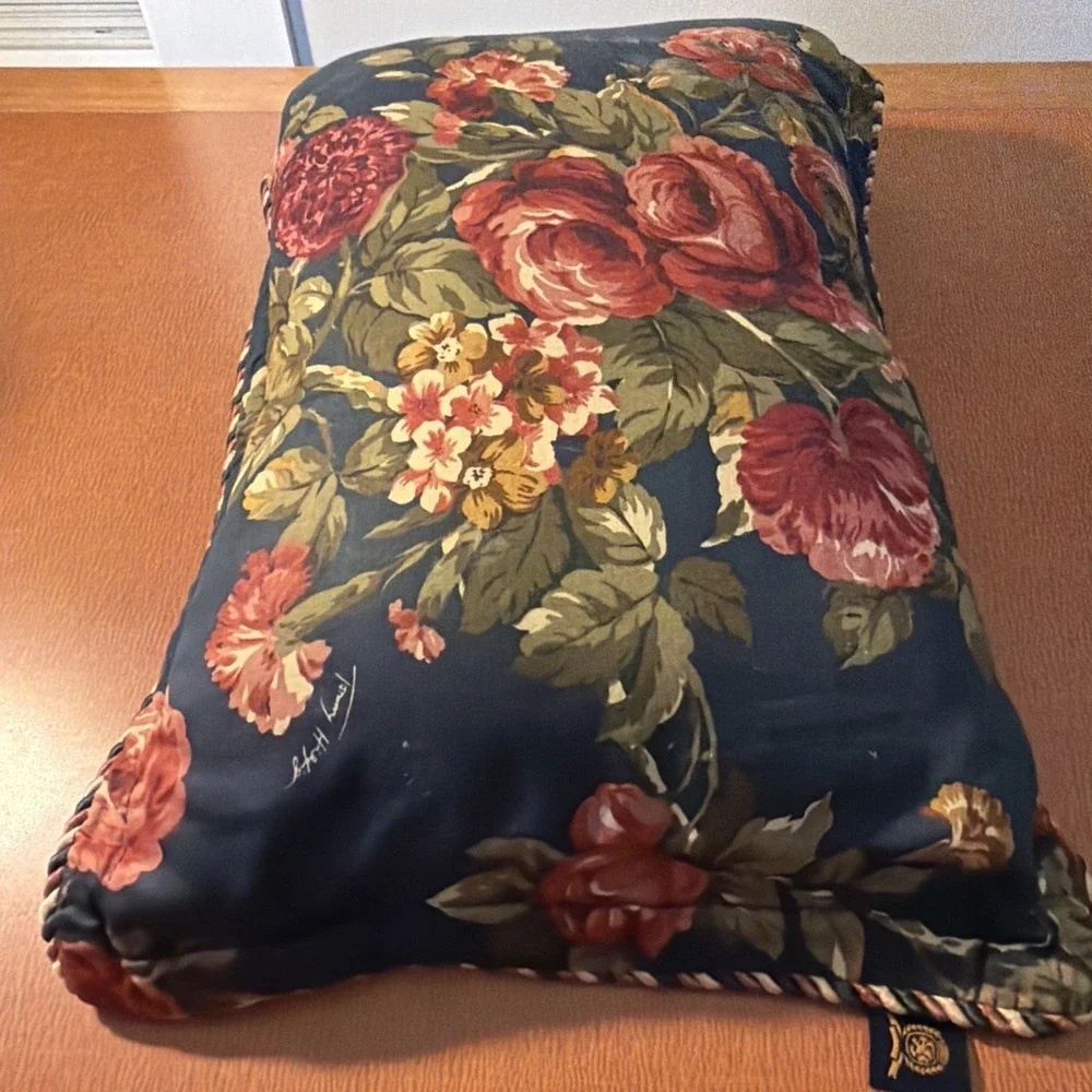 Vtg Tommy Hilfiger Navy Fliral Throw Pillow 18